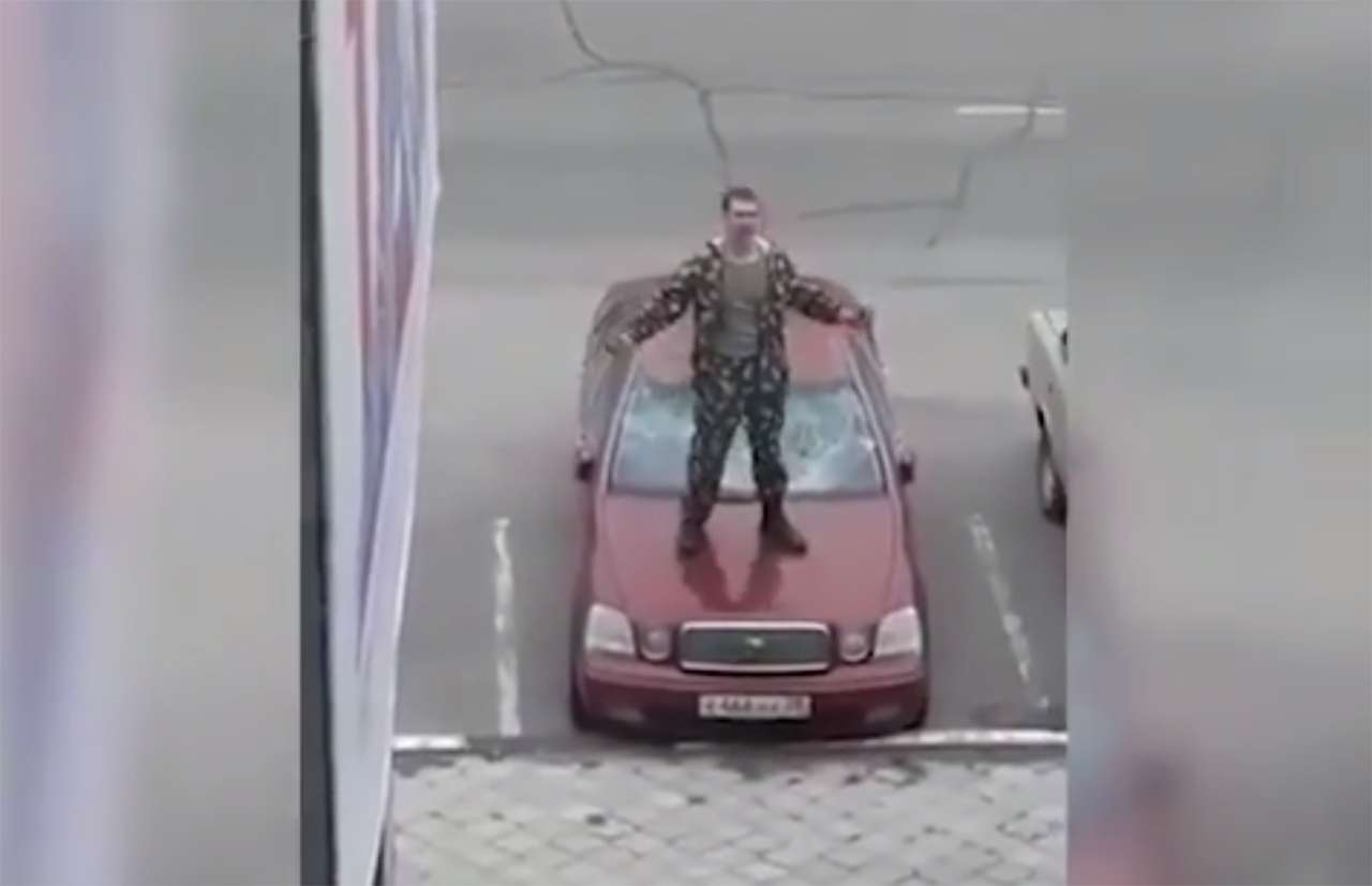 Перепутал реальность с комиксом: суперзлодей из Благовещенска против полиции