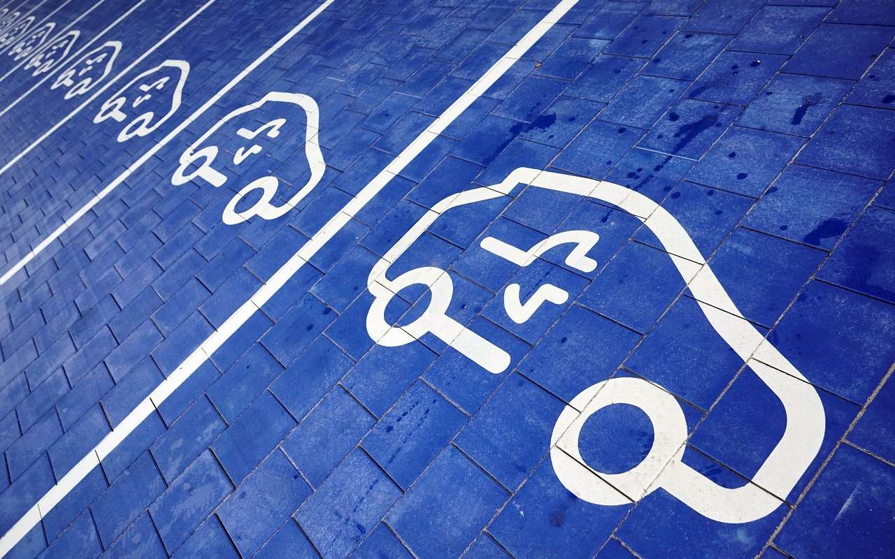 Кто будет делать электромобили в РФ: все подробности