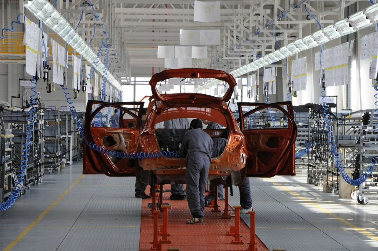 Китайскому автопрому помогут чиновники