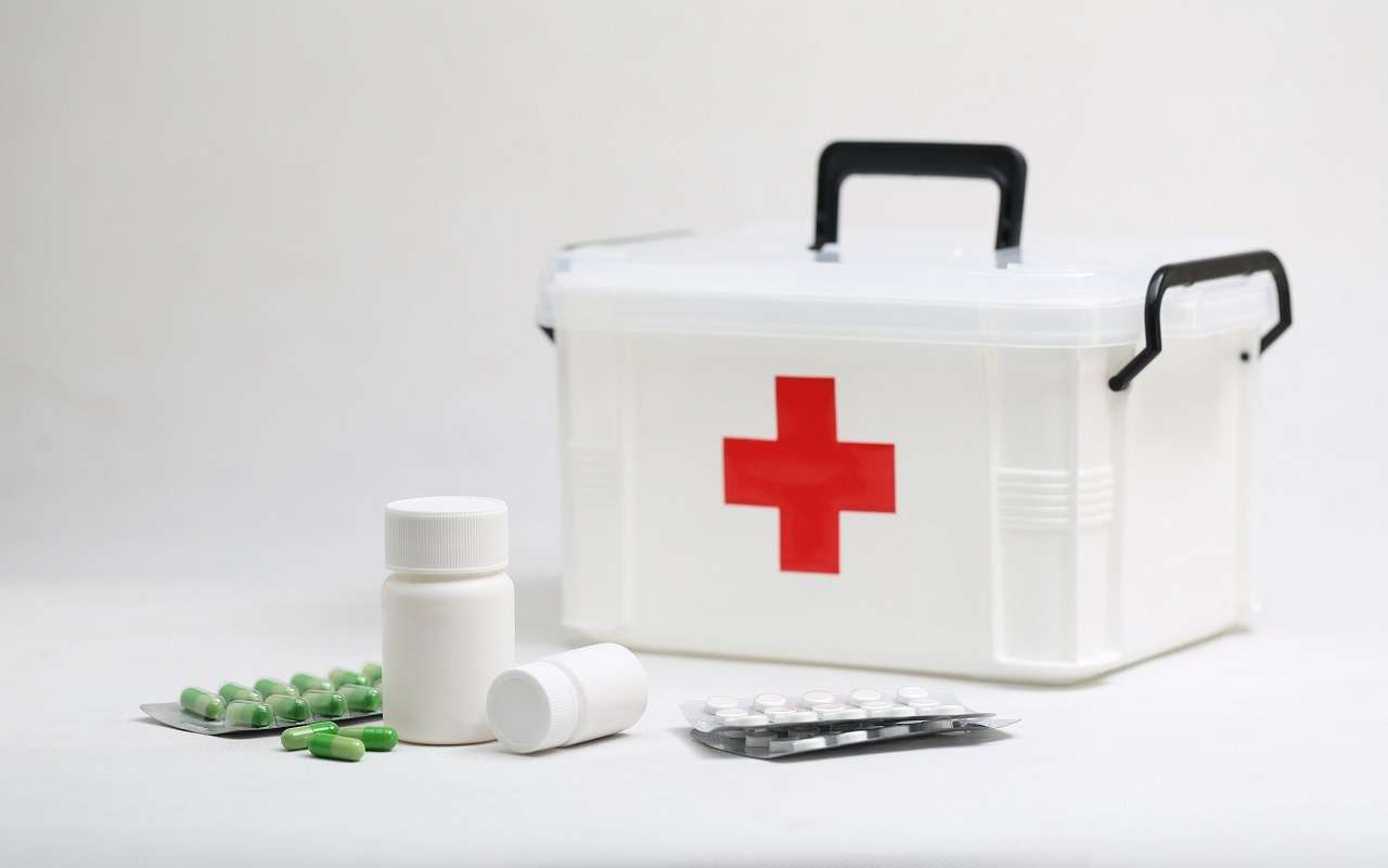 Не только от укачивания: мы знаем, что должно быть в идеальной автоаптечке