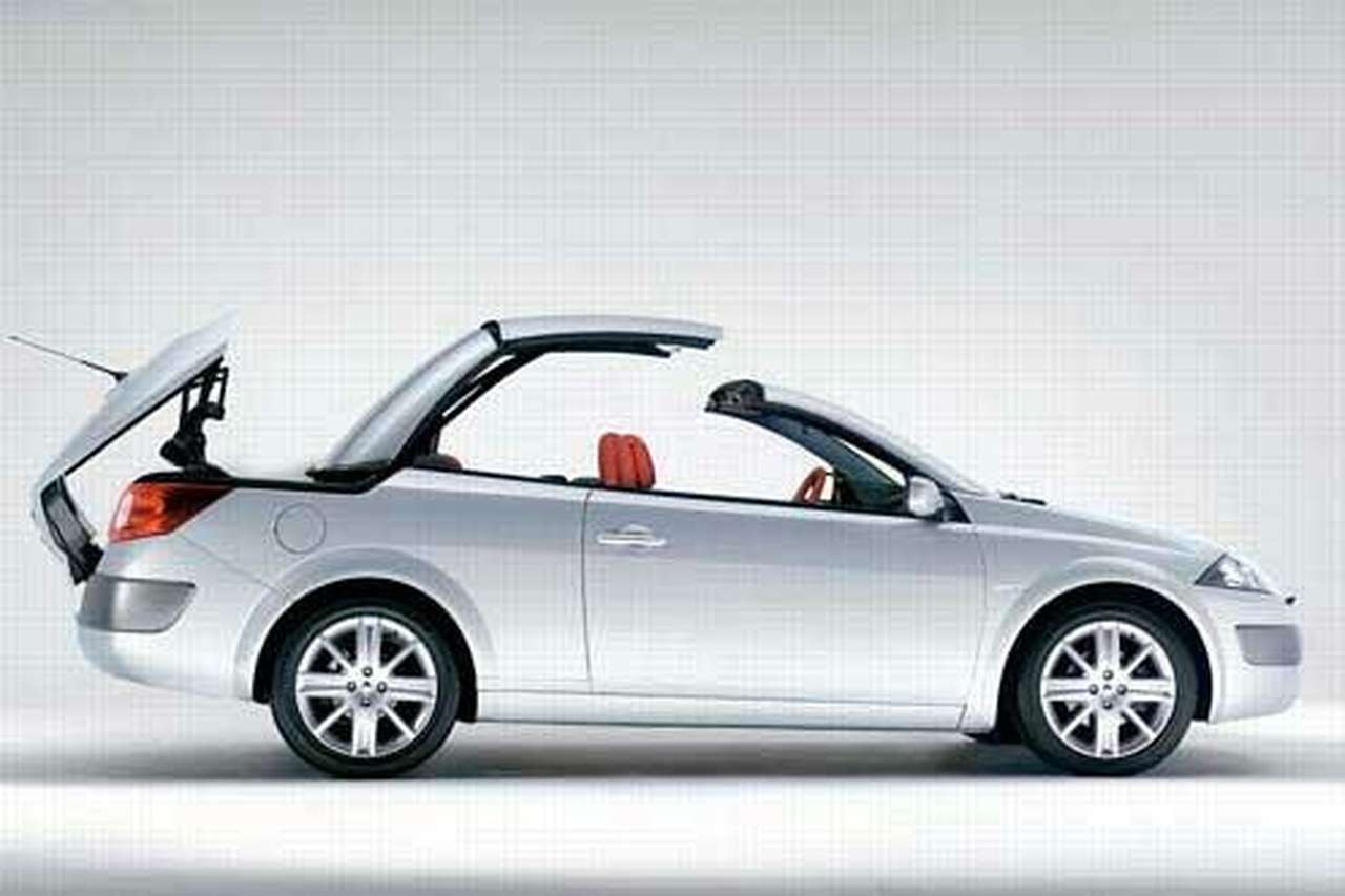 Renault выпускает кабриолет с пластиковой крышей