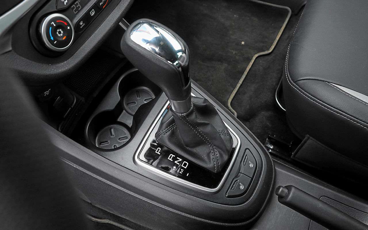 Теперь минимальная рекомендованная цена за вариатор на Весте - 933 900 рублей, столько стоит седан в комплектации Comfort Light