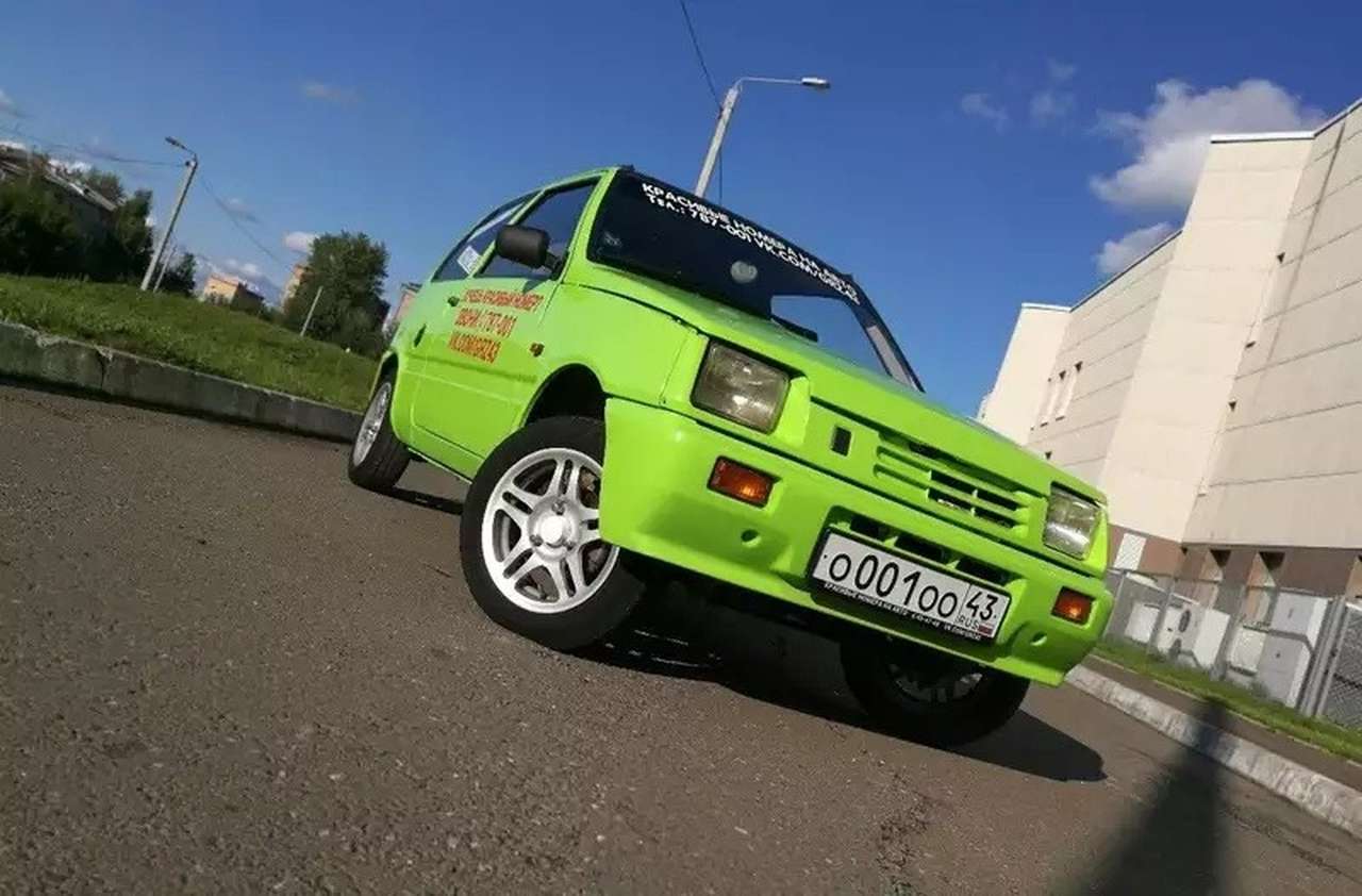 На полицейского завели дело из-за красивых номеров