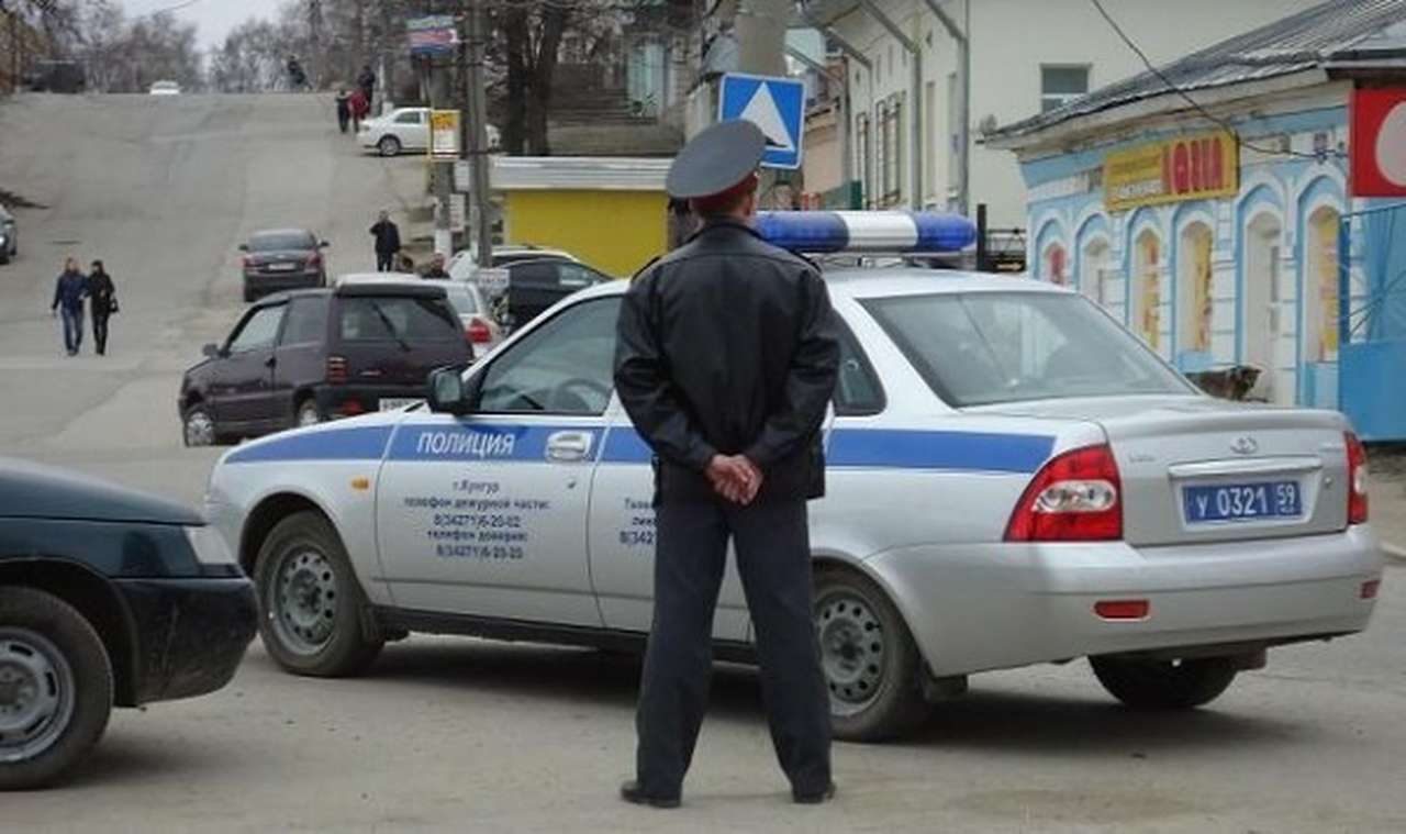 Инспектор получил тяжелые травмы, приехав на разбор ДТП