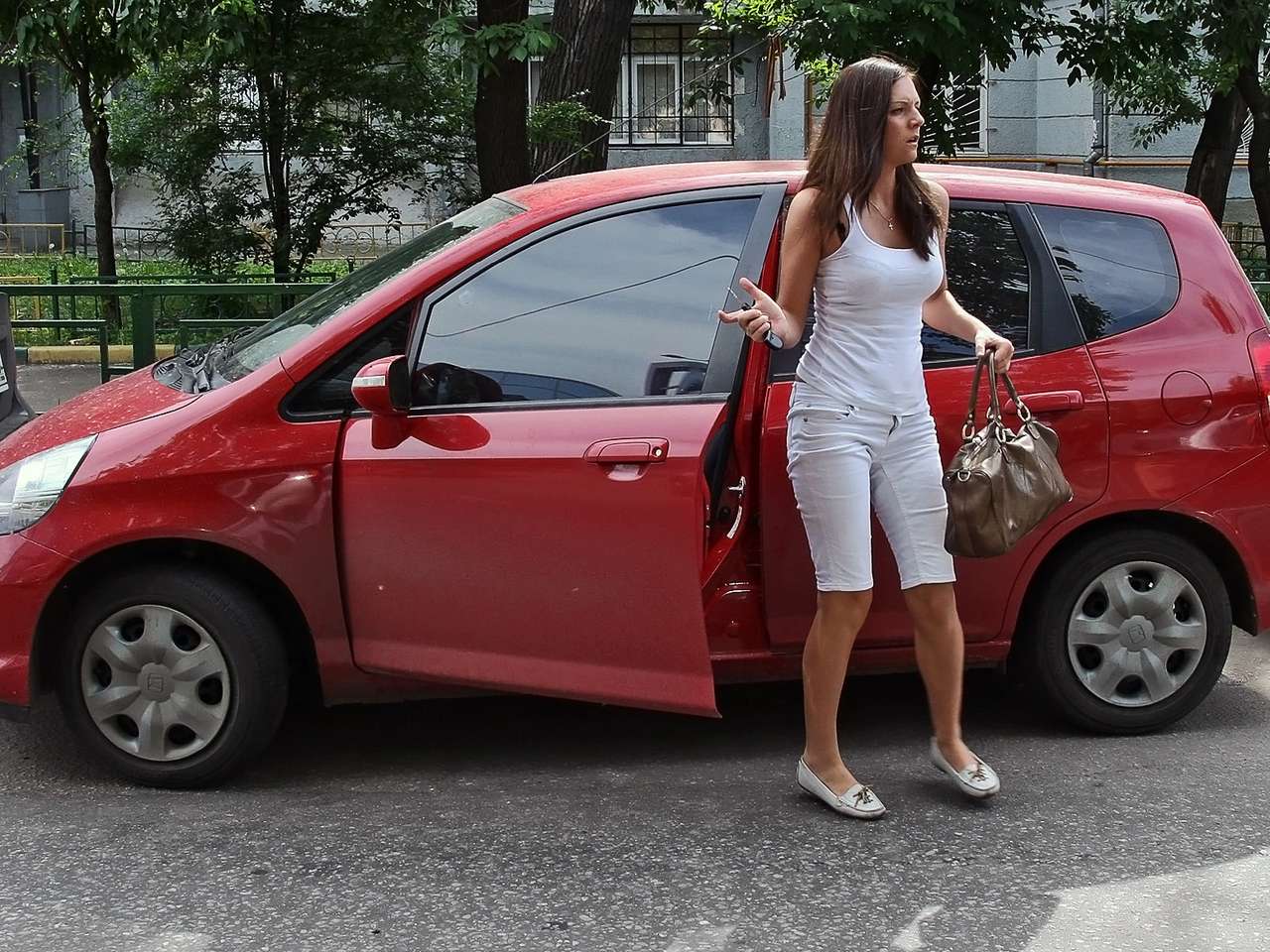 Киевские гаишники дали рекомендации автомобилисткам