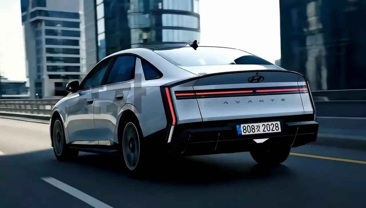 NEW Elantra: Hyundai сделала ставку на ДВС из-за проблем с электромобилями