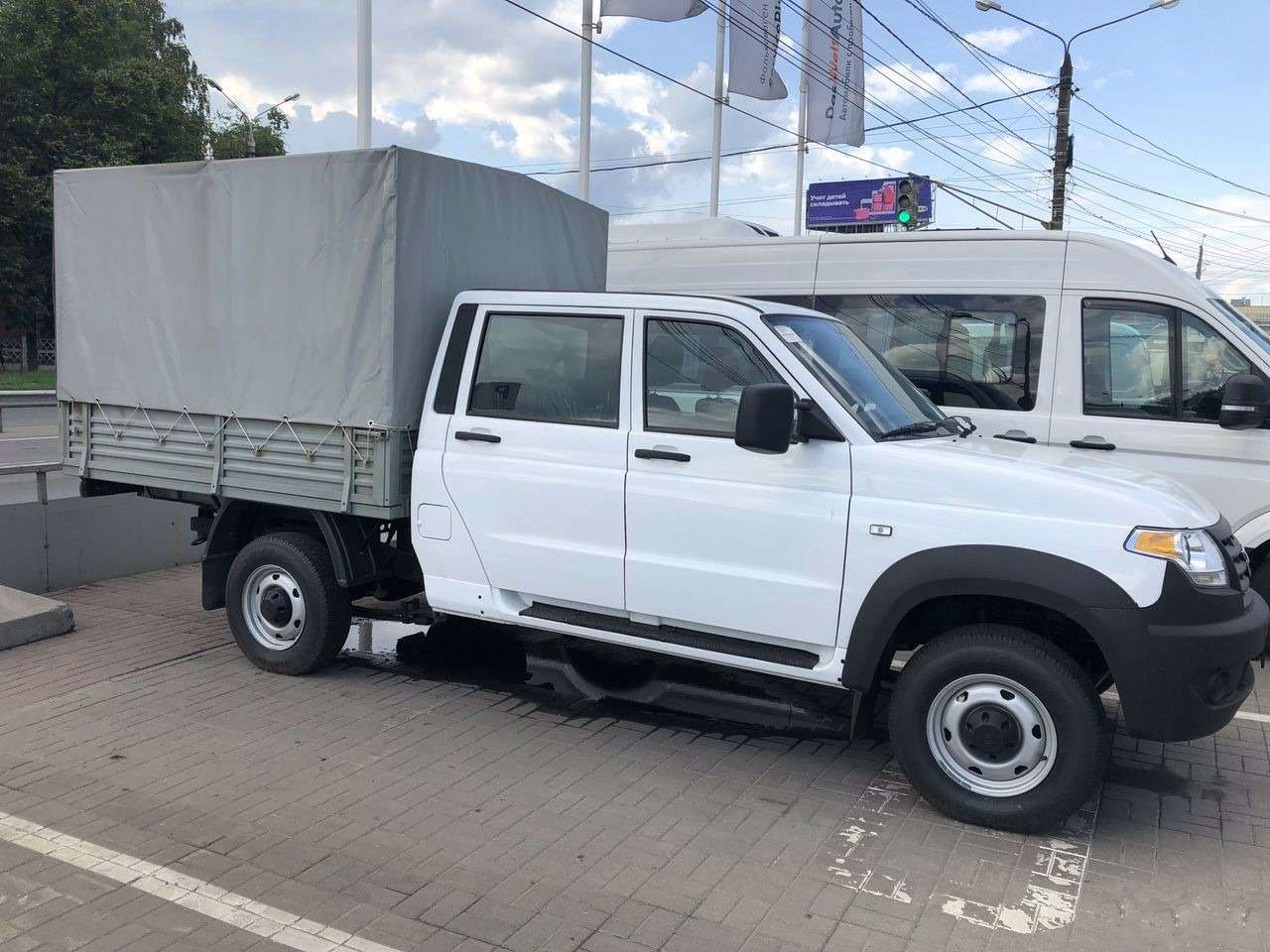 Беглое сравнение УАЗа Профи и Газели