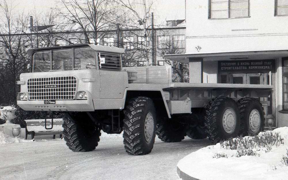 Гигантский грузовик СССР: вы такой вспомните?