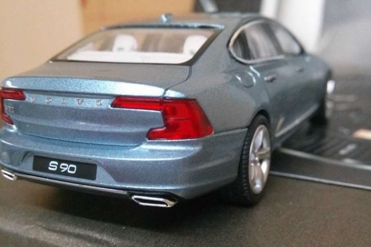 Новая Volvo S90 — шведам не игрушка?
