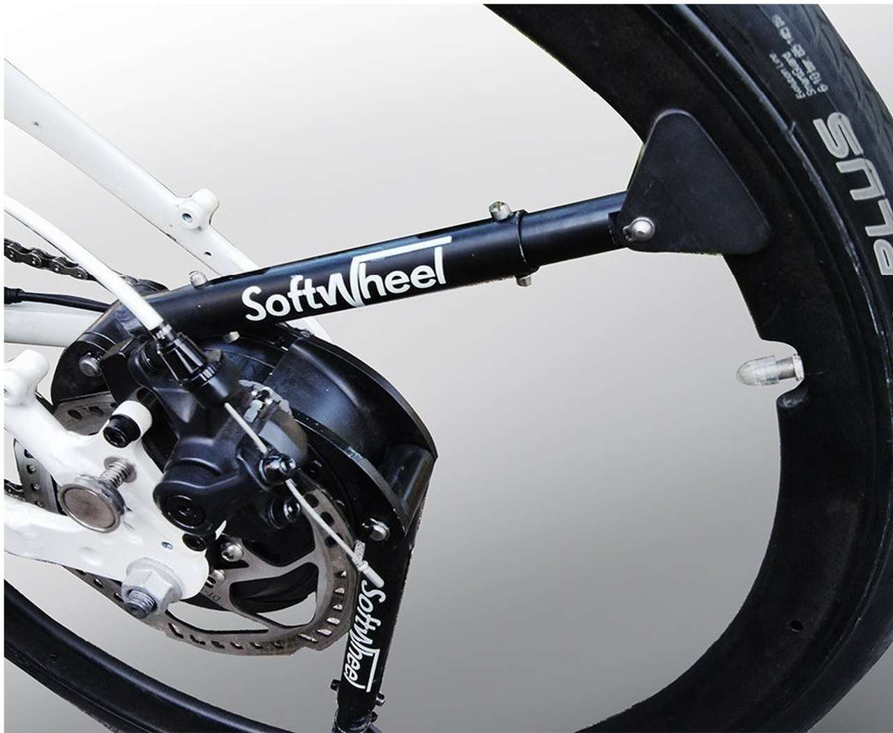 Daimler заинтересовался колесом со встроенными амортизаторами