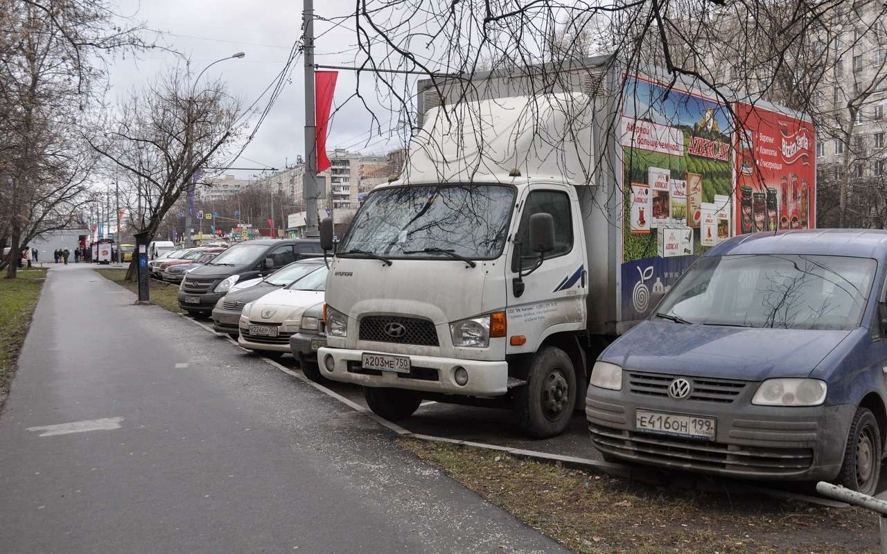 Не паркуйте машину таким способом, иначе вам грозит дорогостоящий ремонт