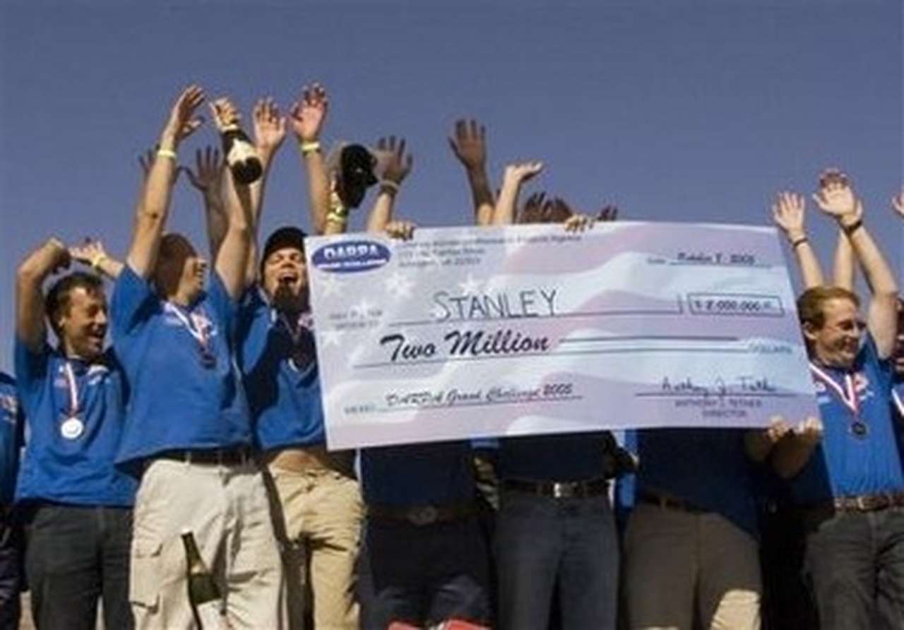 VW Touareg под именем "Stanley" победил в гонке роботов