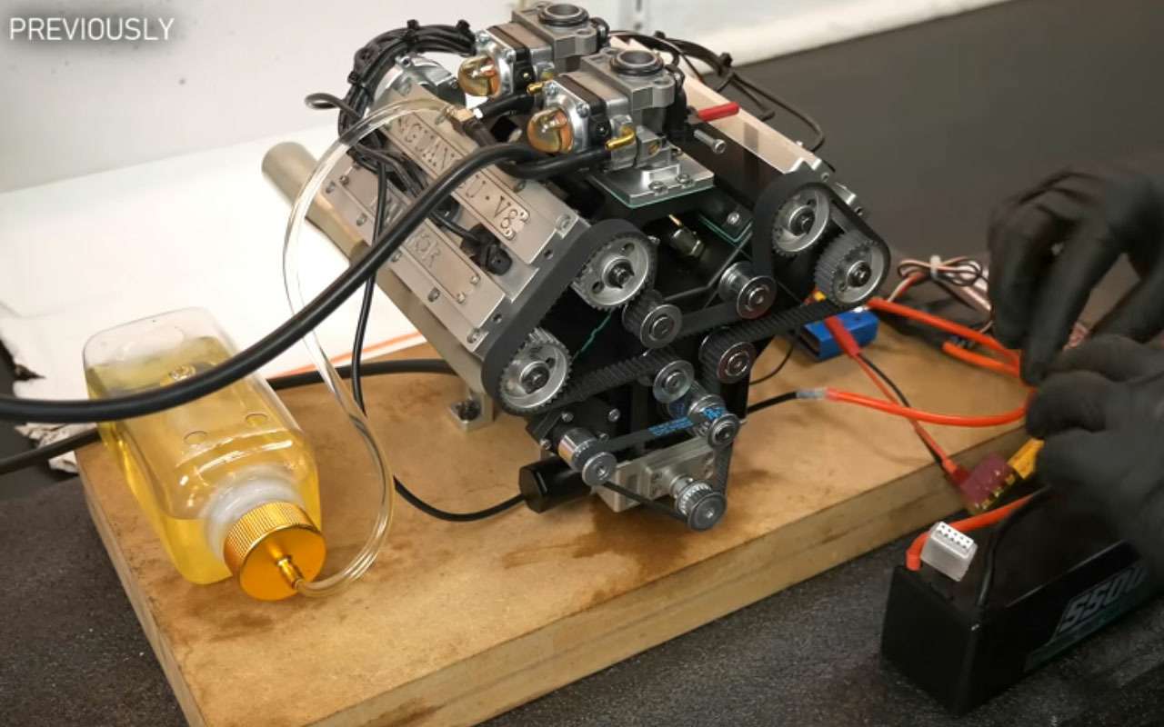 Этот крошечный V8 звучит как настоящий