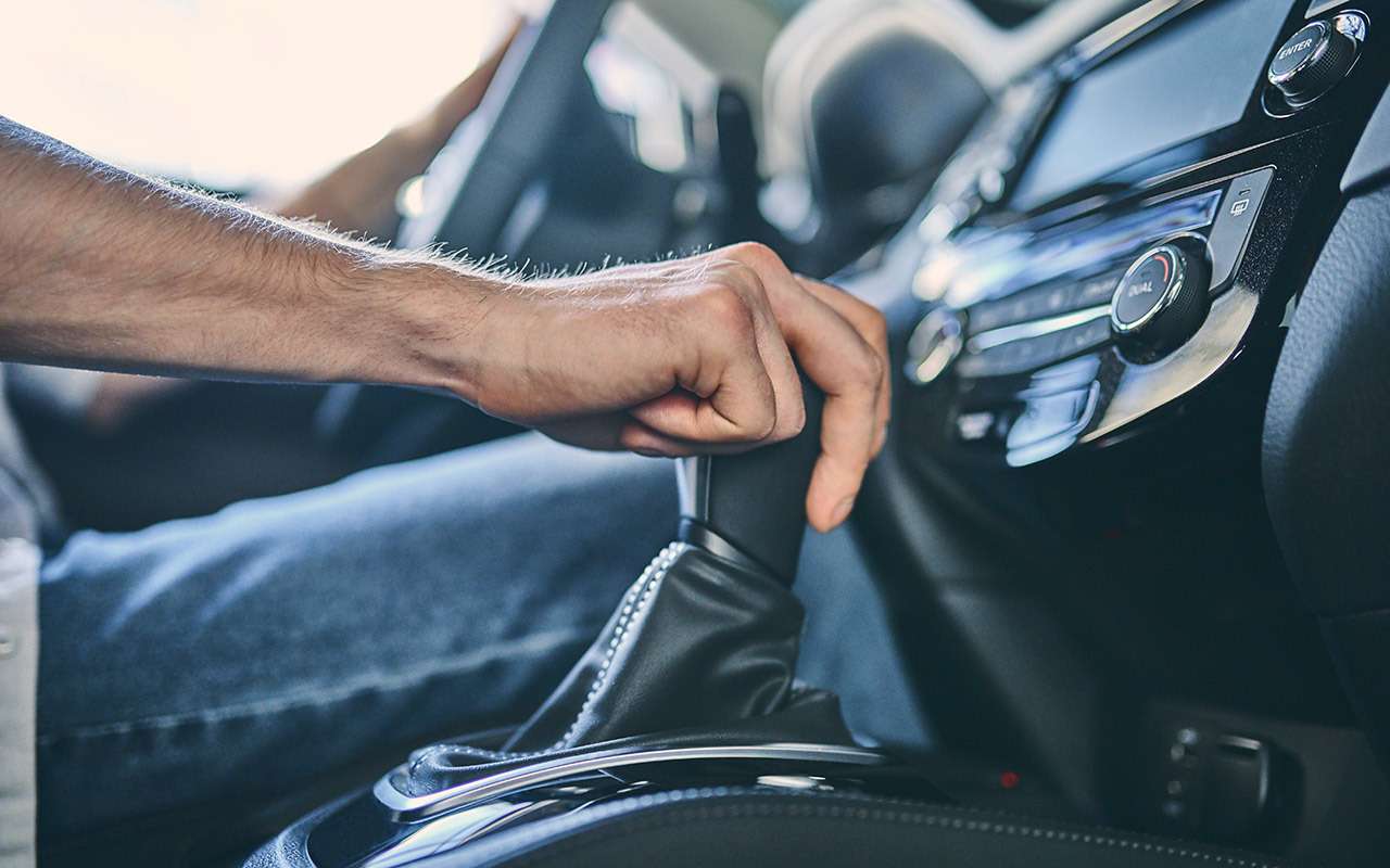 Названы 3 привычки водителя, убивающие вариатор