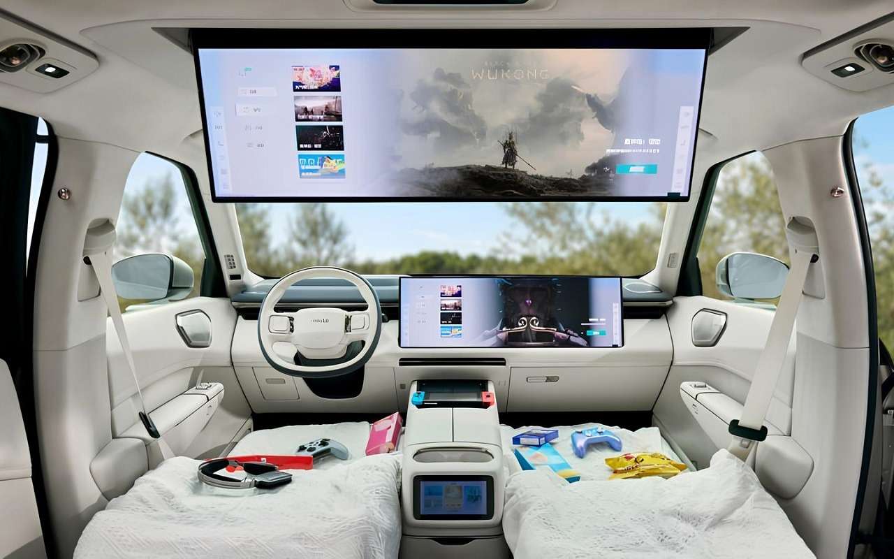 Интерьер Lynk & Co 900