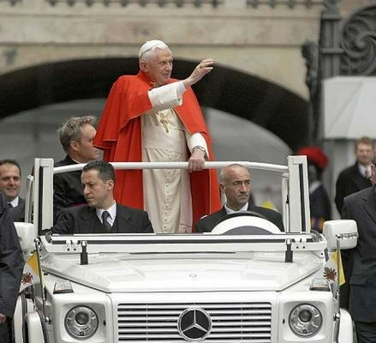 «Папамобиль» станет электрическим