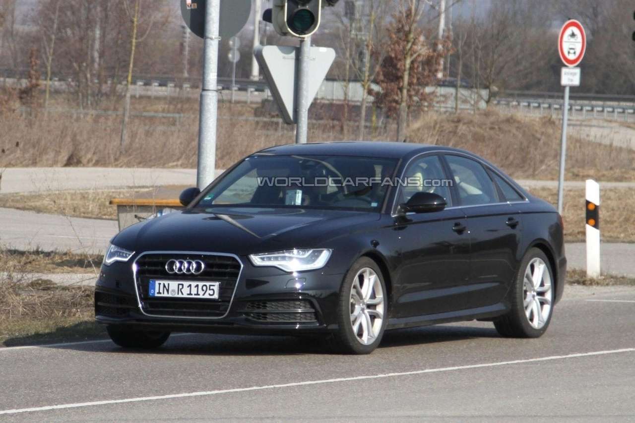 Audi приготовила новый V8