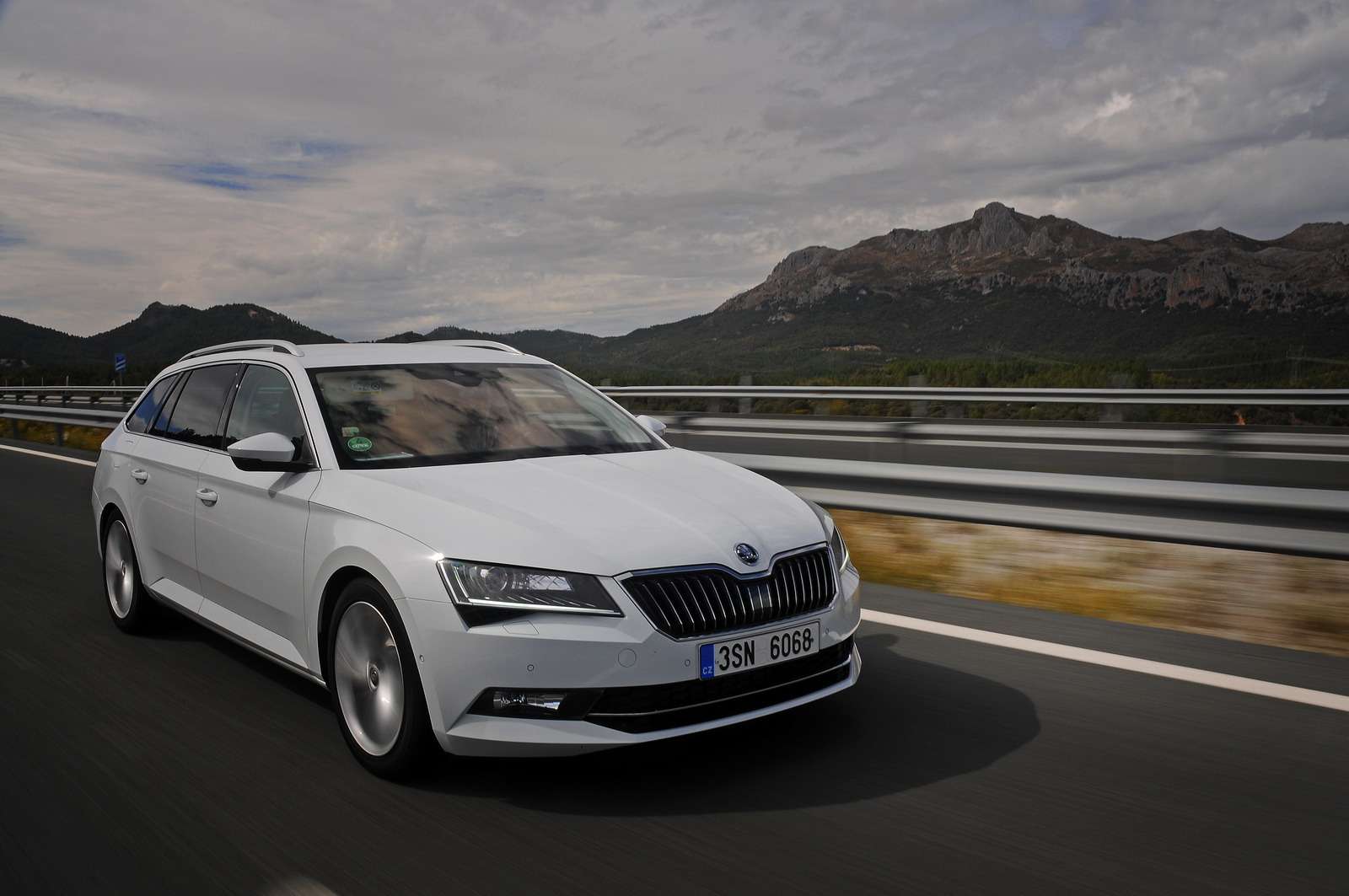 Škoda Superb 2022 универсал