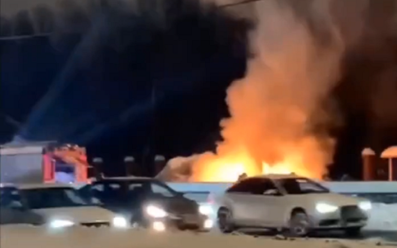 В Москве взорвался автомобиль такси (видео)