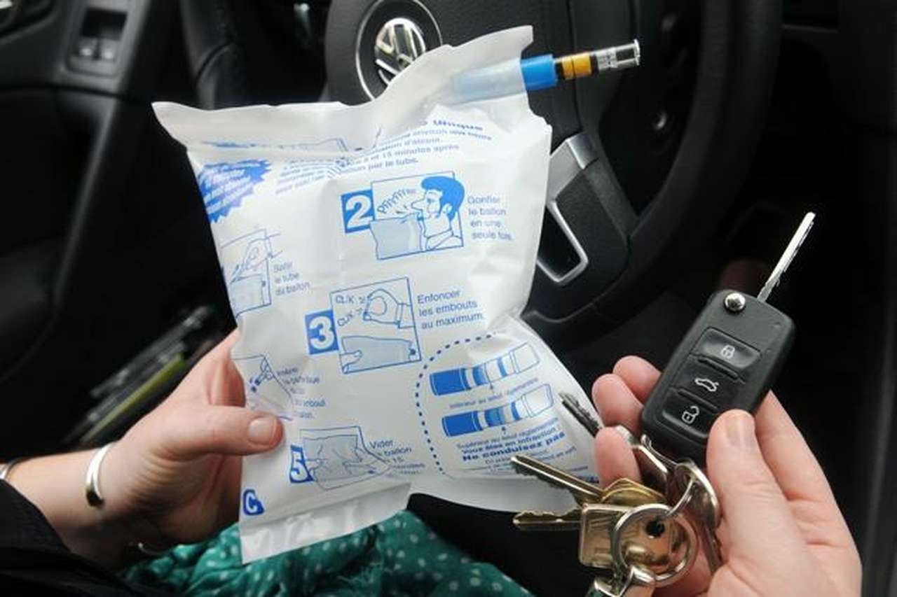 Во Франции отменили штраф за отсутствие алкотестеров 