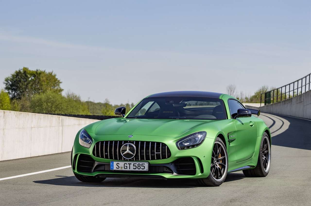 Убойная сила: Mercedes-AMG GT R поразил всех на Нюрбургринге