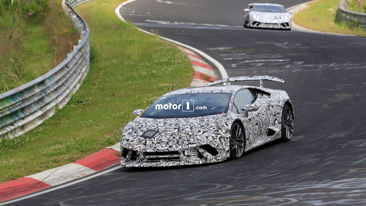 Легче легкого: Lamborghini гоняет нового «бойца» до седьмого пота