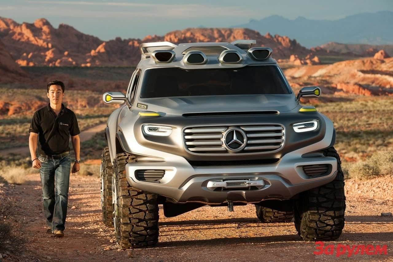 Главный дизайнер проекта – кореец Хьюберт Ли (автор экстерьера седана-купе CLS второго поколения)