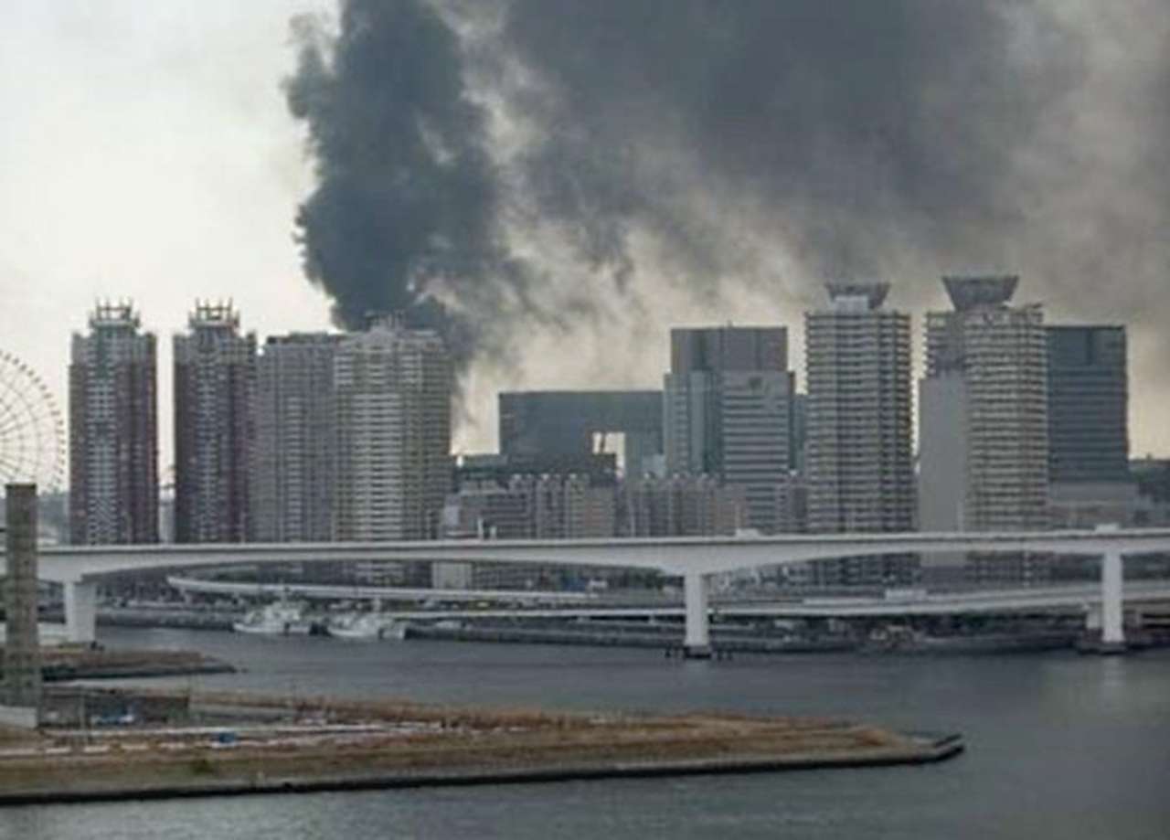 Японские автопредприятия остановились из-за цунами