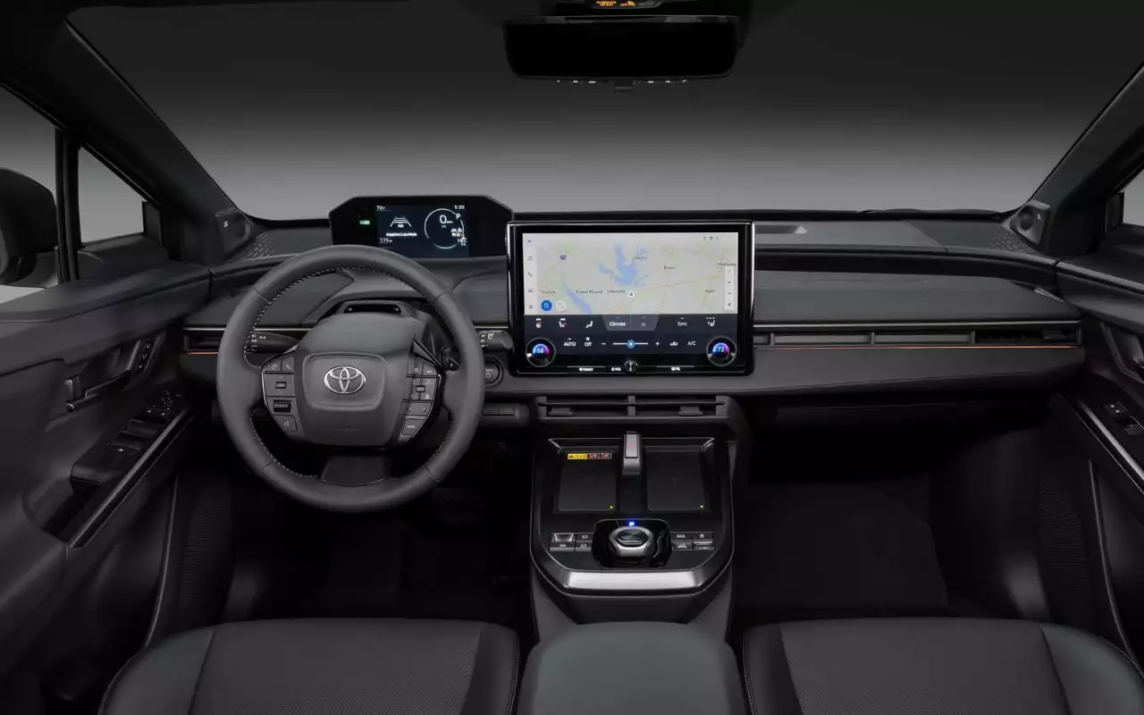 Интерьер Toyota bZ Woodland 2026