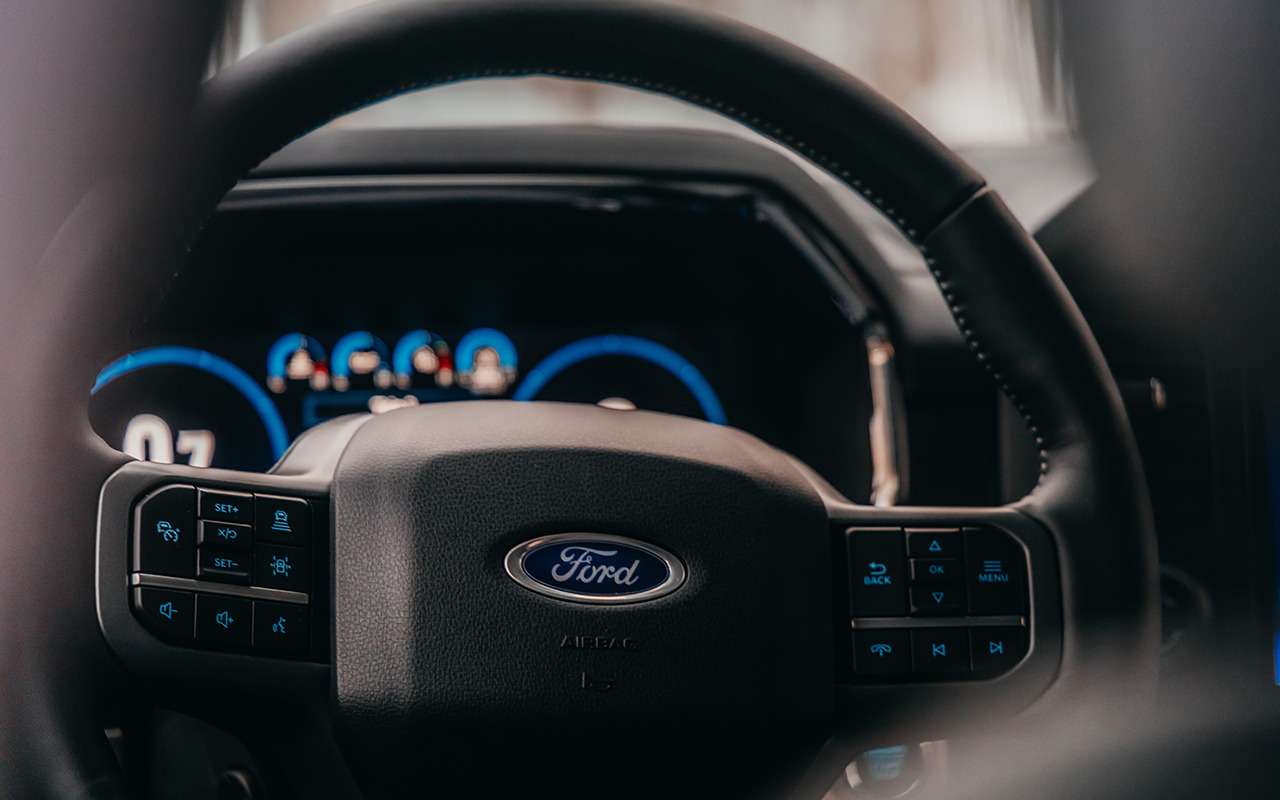 Всё ради «электричек»: Ford снимет с производства еще три модели