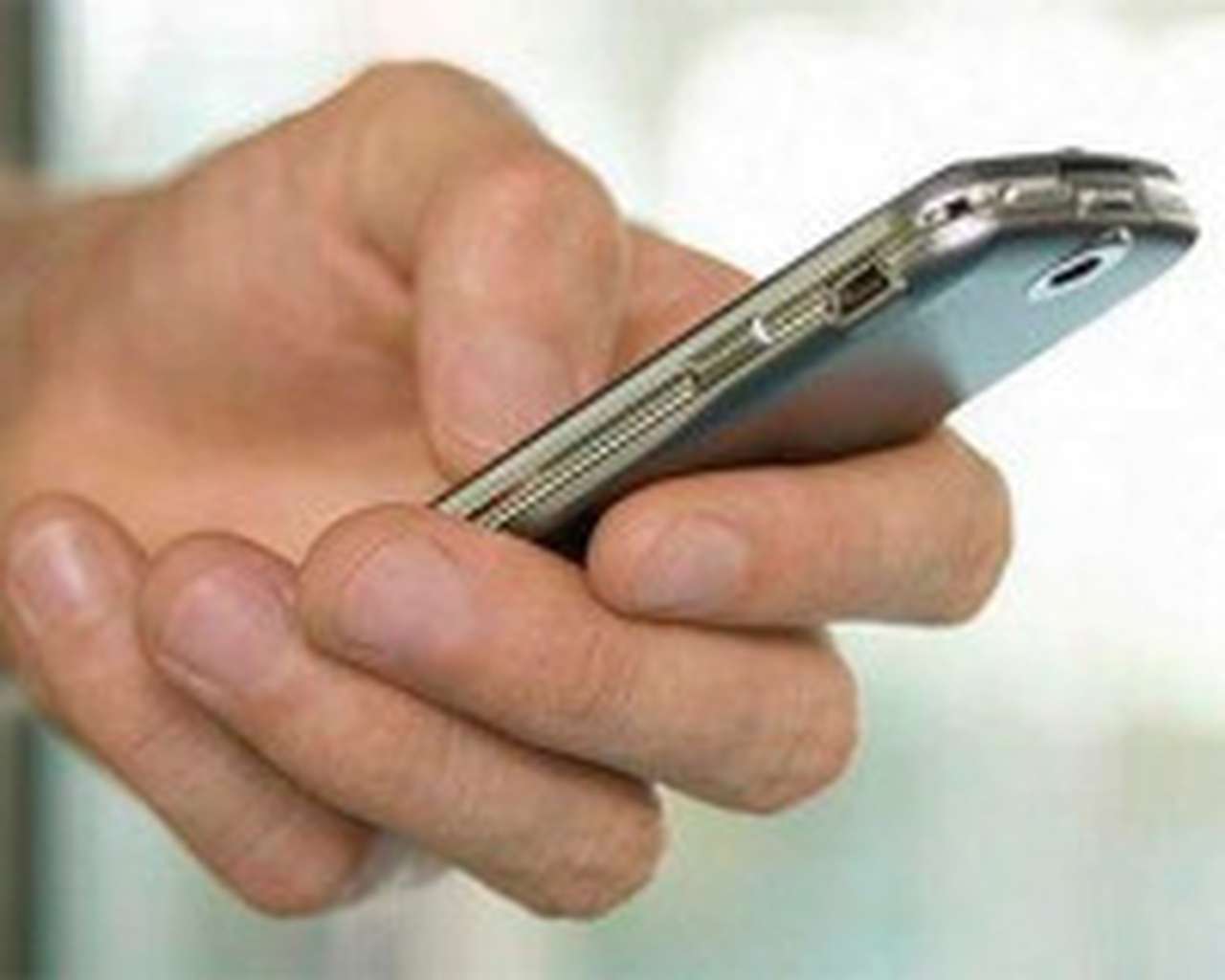 При покупке Lada в кредит клиенту на мобильный кладут 100 рублей