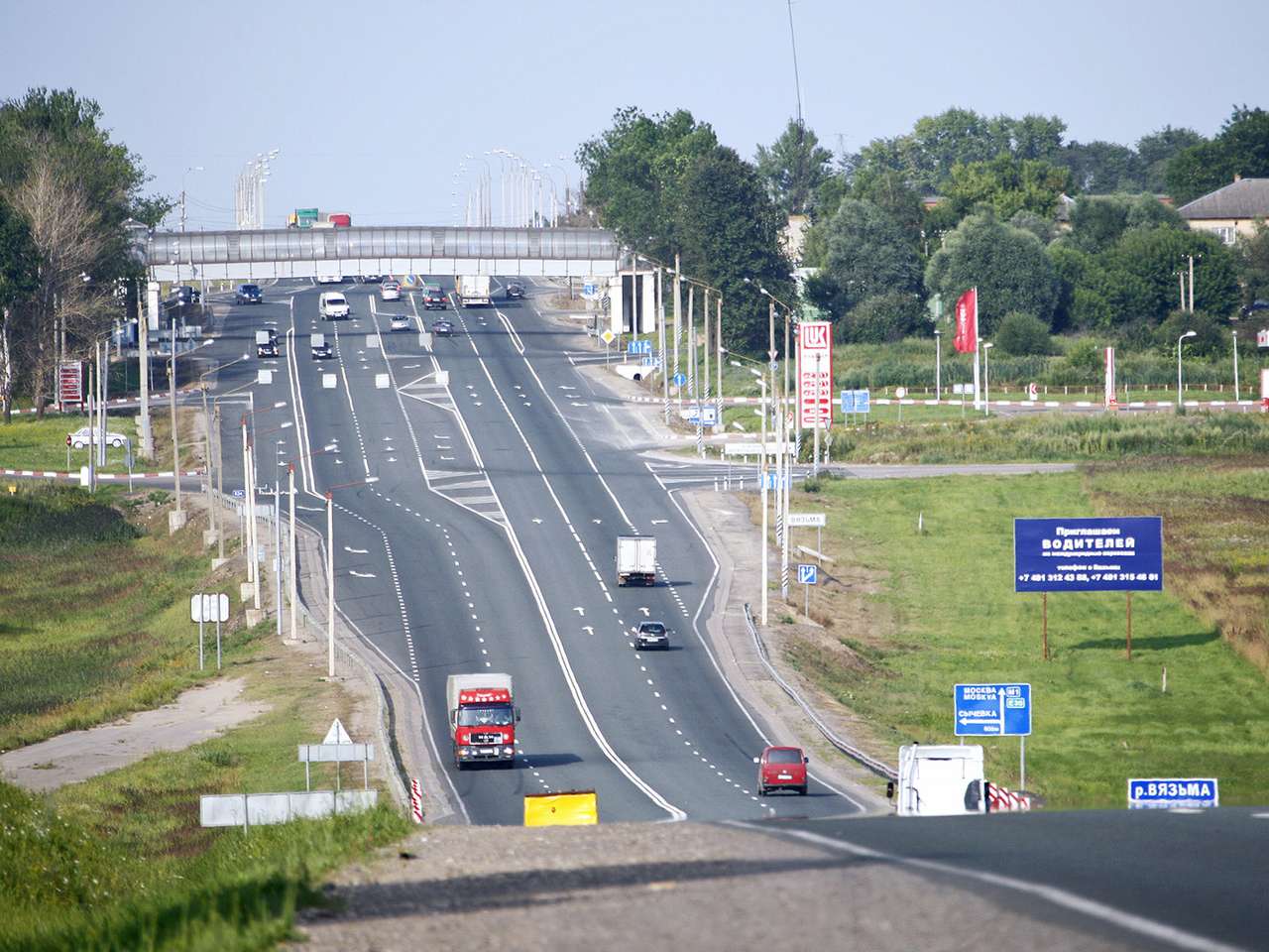 В правительстве изыскивают средства для строительства дорог