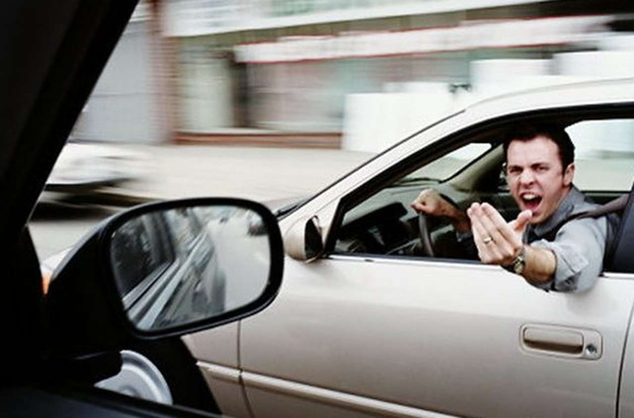 Психологи раскрыли причины хамства российских водителей