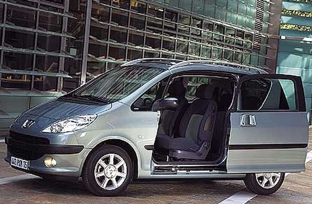 Peugeot 1007 появится по цене 14000 евро
