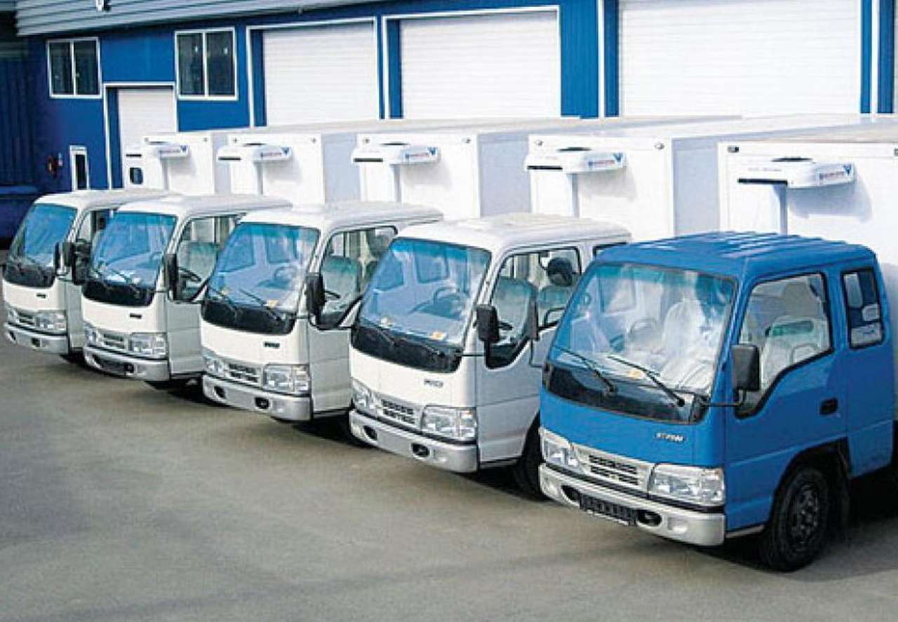 Правительство РФ пока не знает, как ограничить ввоз в Россию автоширпотреба