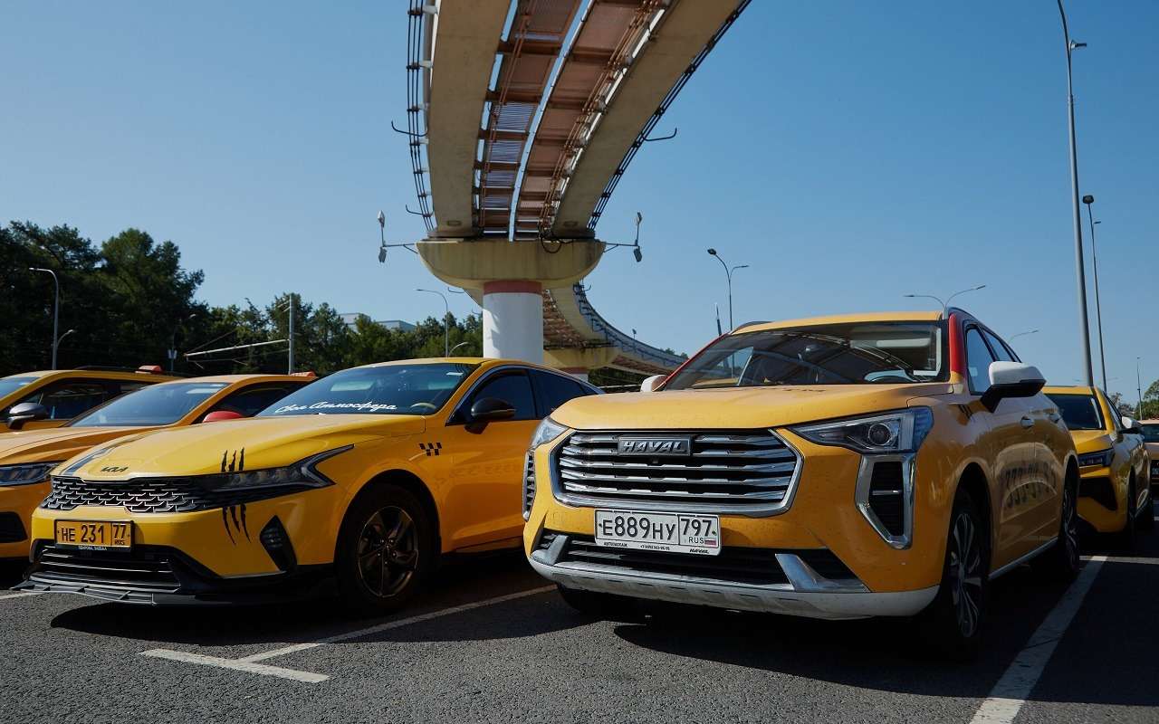 За безопасностью таксистов и пассажиров следят инспекторы МАДИ