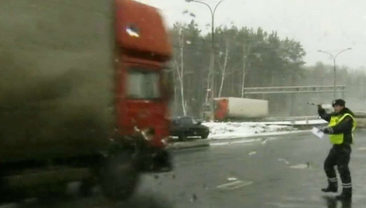 Мосгордума поддержала повышение штрафов для фур 