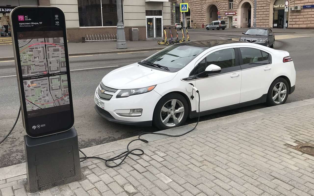 Аналитики подсчитали, на сколько выросли продажи электрокаров в РФ