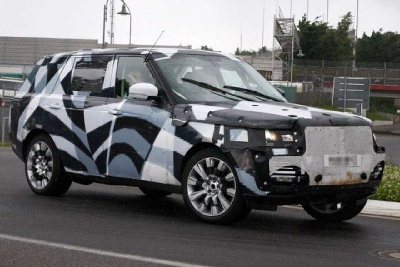 Папарацци попалась длиннобазная версия нового Range Rover