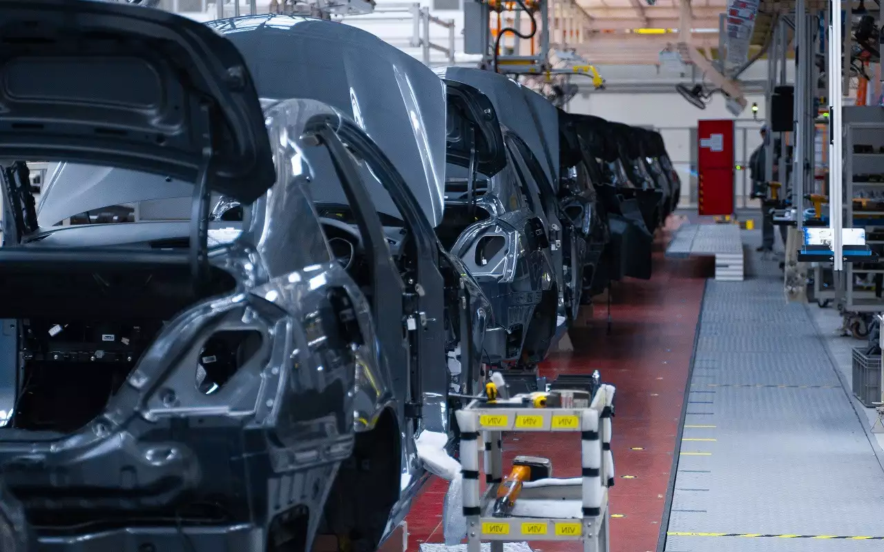 Nissan начали собирать на заводах Mitsubishi: названы причины