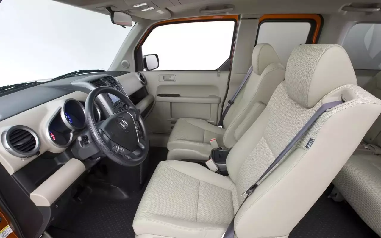 Интерьер Honda Element