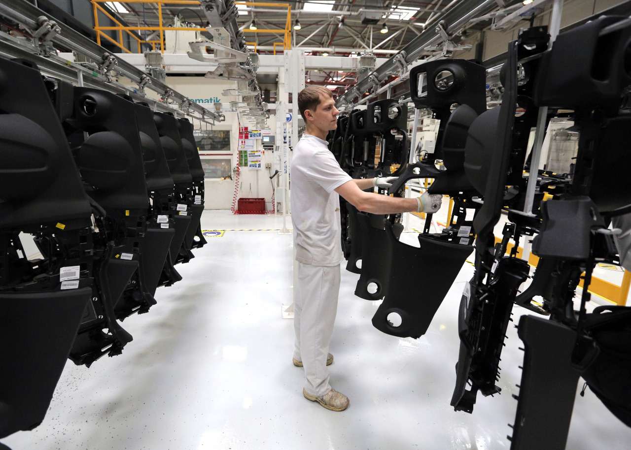 Производитель автокомпонентов Faurecia уходит из России