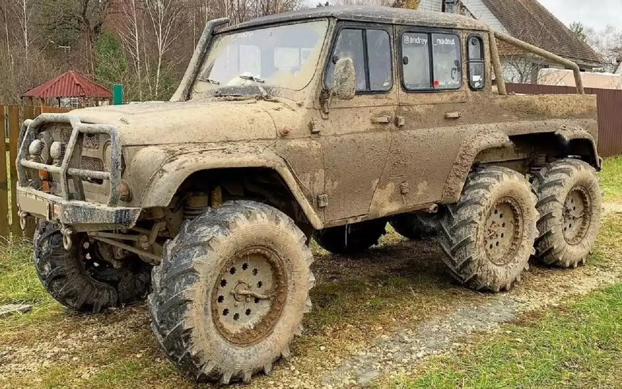 Доработанный УАЗ Hunter 6x6 с «сердцем» от Toyota продают дорого, но это, как посмотреть