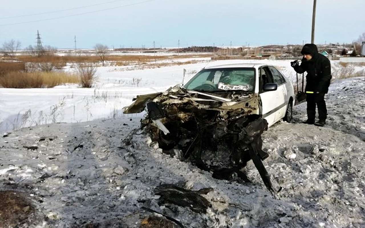 Автомобиль снес с рельсов шесть вагонов поезда