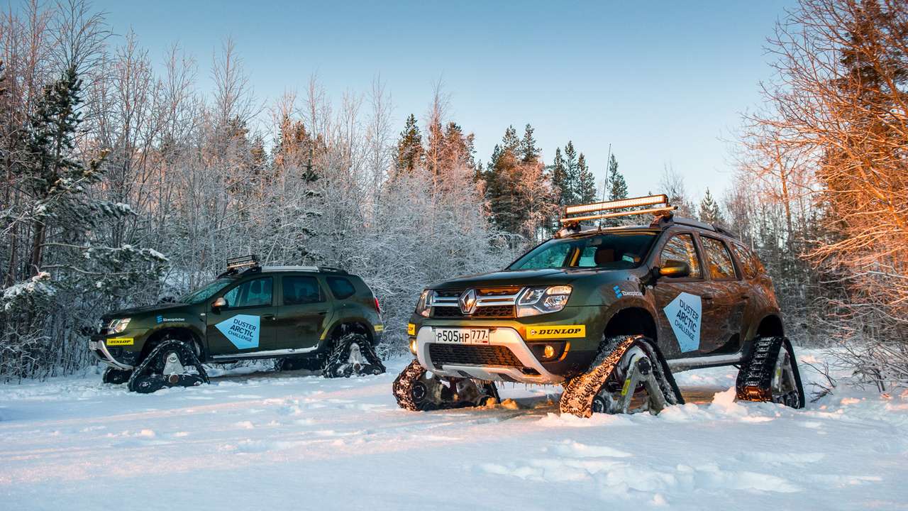 Renault Duster. При движении на гусеничном Дастере муфта привода задних колес должна быть заблокирована, а система стабилизации – выключена. Гусеничный Duster пока не сертифицирован – приобрести его нельзя.