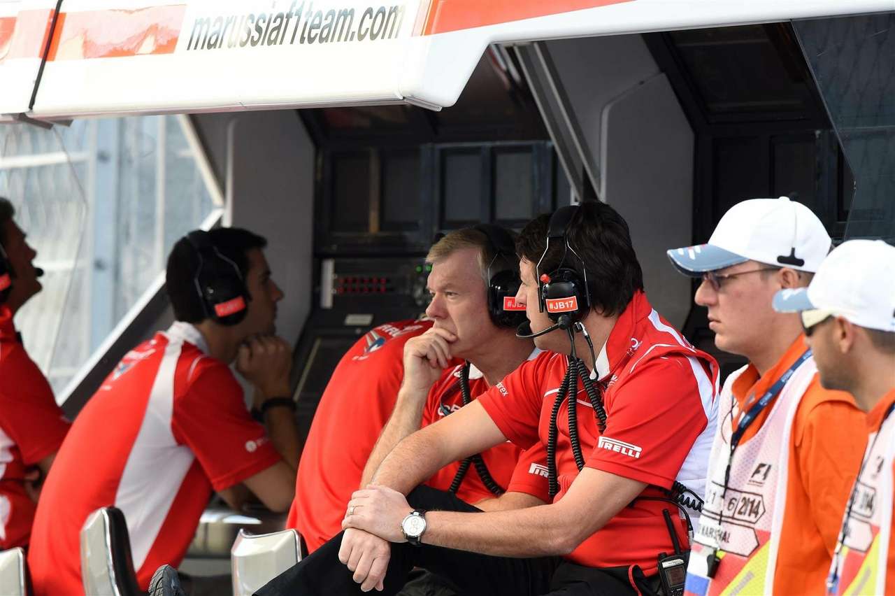 Энди Уэбб, CEO Marussia F1 Team, и Дейв О'Нилл, тим-менеджер команды, во время Гран-при России в Сочи.