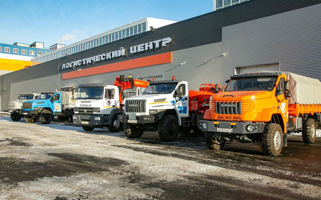 Завод «Урал» открыл огромный склад запчастей — вот что там есть