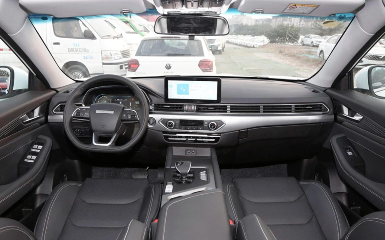 Китайский кроссовер Soueast DX8S подешевел почти до 2 млн рублей