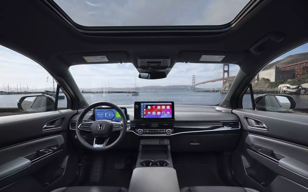 Интерьер Honda Prologue