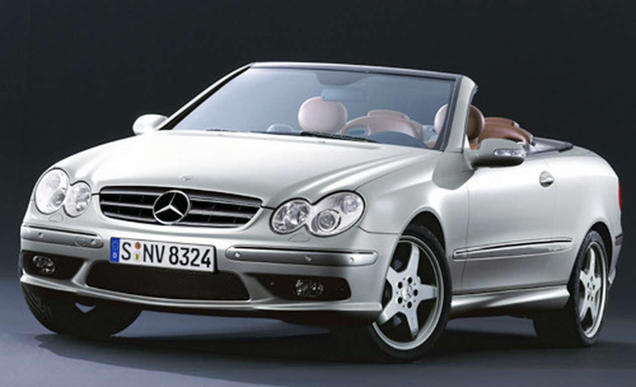 Mercedes-Benz покажет в Париже "модный" кабриолет